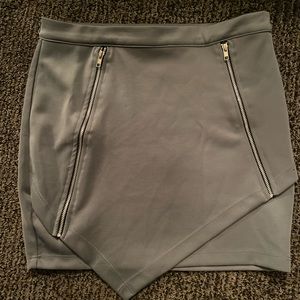 Gray mini skirt with zipper